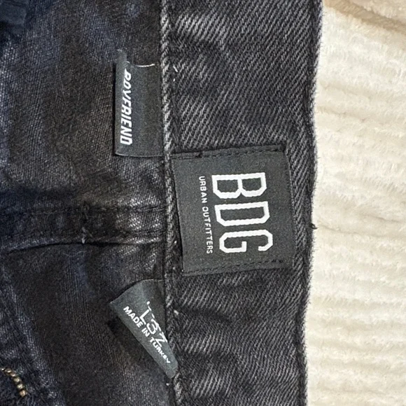 Urban Outfitters Women's Dark Wash Boyfriend Jeans - Picture 2 of 6